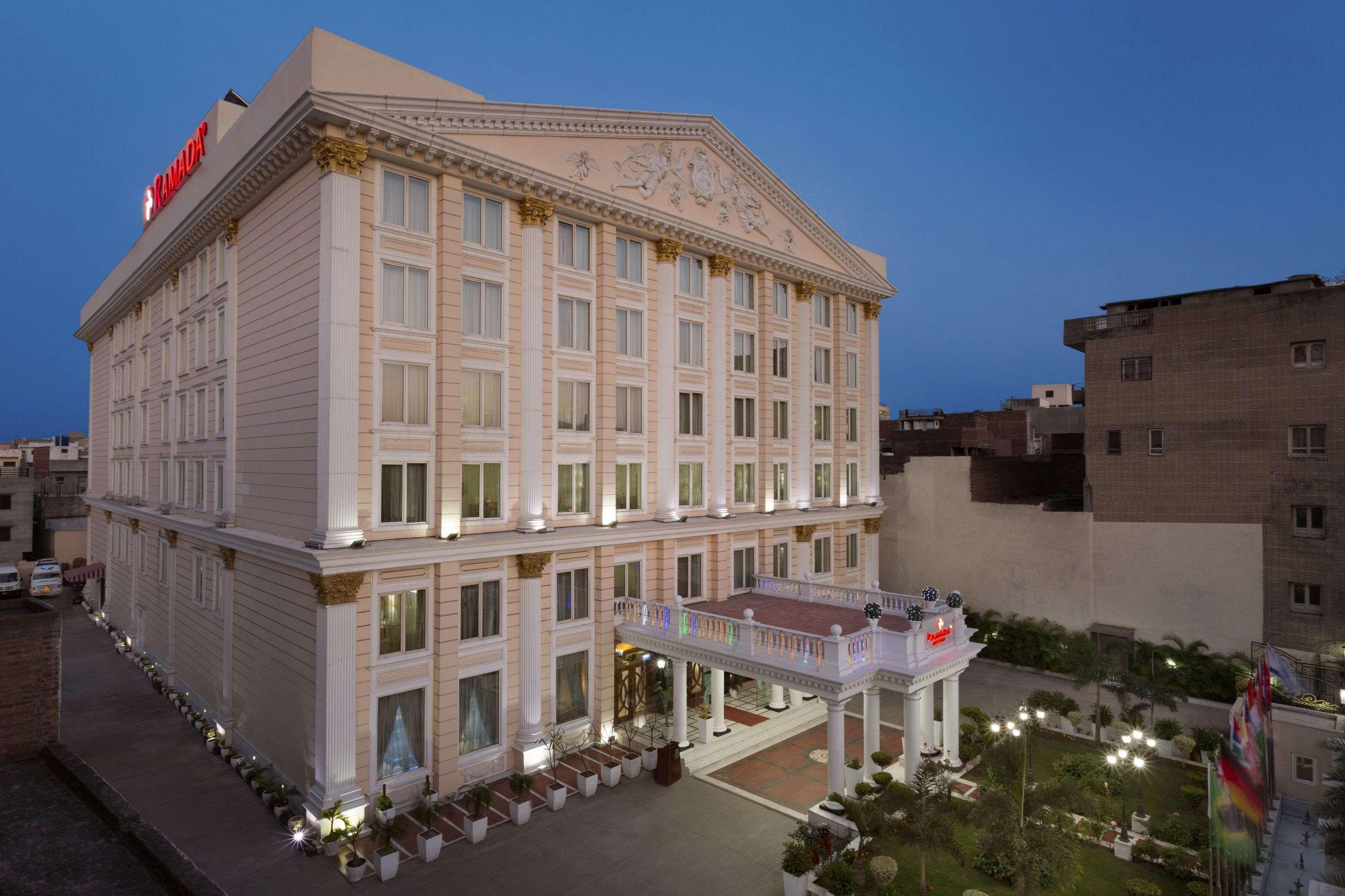 รามาดา บาย วินด์แฮม อมฤตสาร Hotel อัมริตสา ภายนอก รูปภาพ