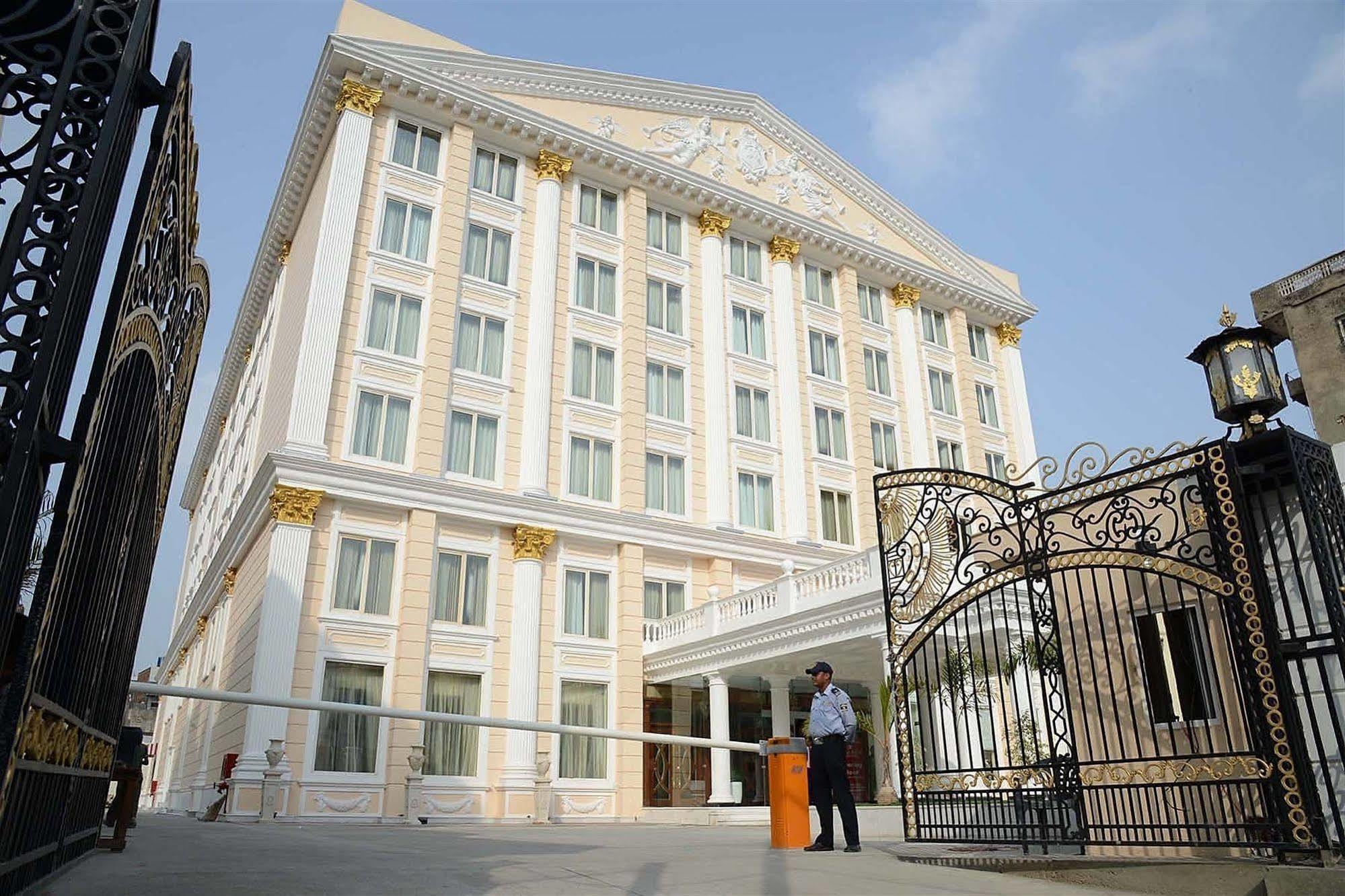 รามาดา บาย วินด์แฮม อมฤตสาร Hotel อัมริตสา ภายนอก รูปภาพ